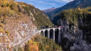 秋季高架桥瑞士火车兰德瓦塞尔高架桥瑞士火车兰德瓦塞尔秋季高架桥
